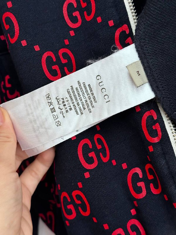 Кофта размера M, оригинал Gucci 3