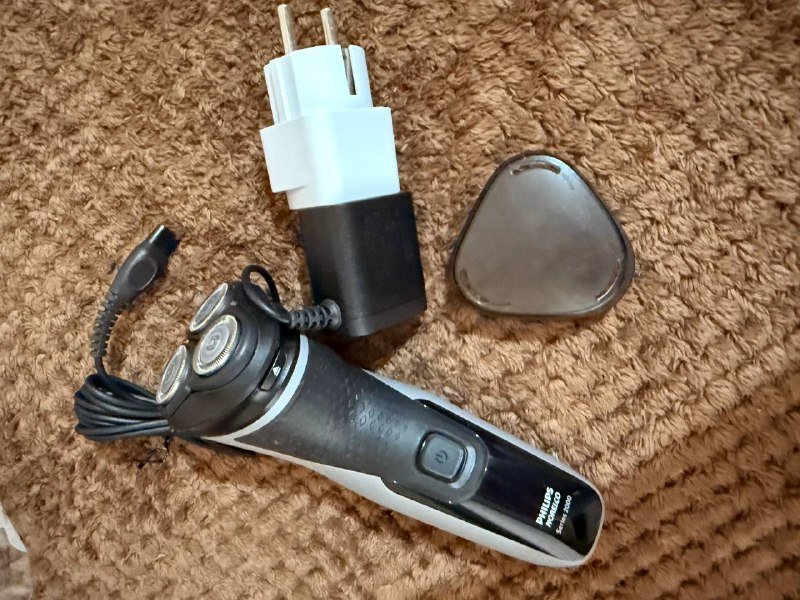 Роутер, небулайзер, лампа, увлажнитель, бритва, плойка, PS4 6