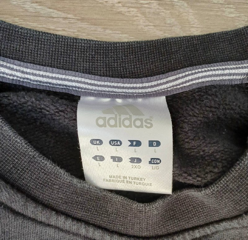 Adidas sweater size L 4