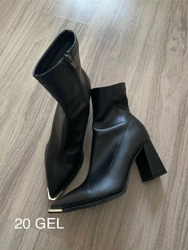 Ботинки Dr Martens 8053, Dr Martens Sinclair, кеды Adidas Sambae W, Vans Old School Platform, сабо, ботильоны, кеды Converse Chuck Taylor, Adidas Campus 00s 5