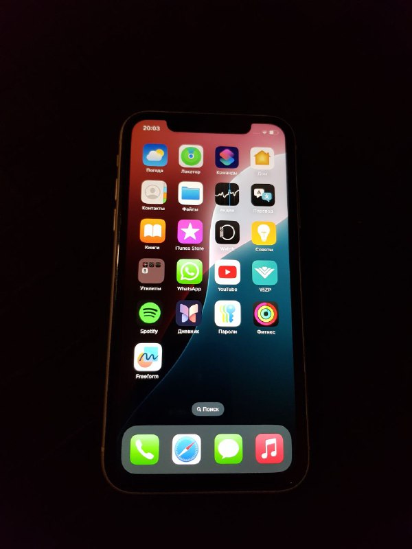 Iphone XR 64GB с поврежденным задним стеклом 1