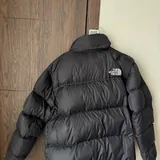 Черный пуховик The North Face 700 Nuptse 3