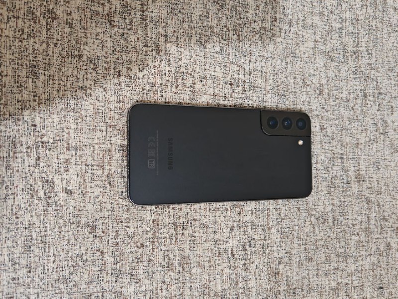 Фитнесс-браслет Fitbit Charge 6, смартфон Samsung Galaxy S22+ 4