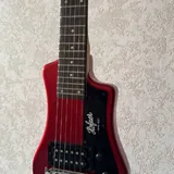 Червона електрогітара Höfner Shorty 2