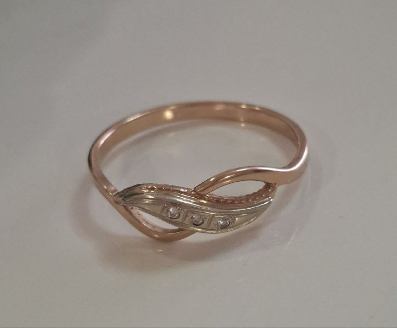 тренч, кроссовки, вентилятор, столик, колонка, кольцо, кувшин 6