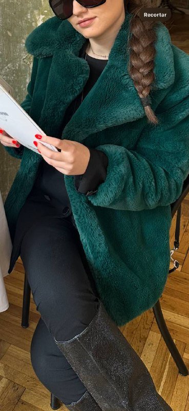 Зеленая и бордовая шубы размер S-M