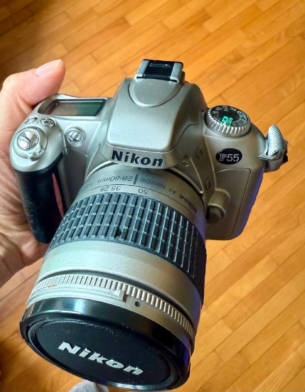 Nikon F55 фотоаппарат с чехлом