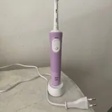 Электрическая зубная щетка Oral-B 2
