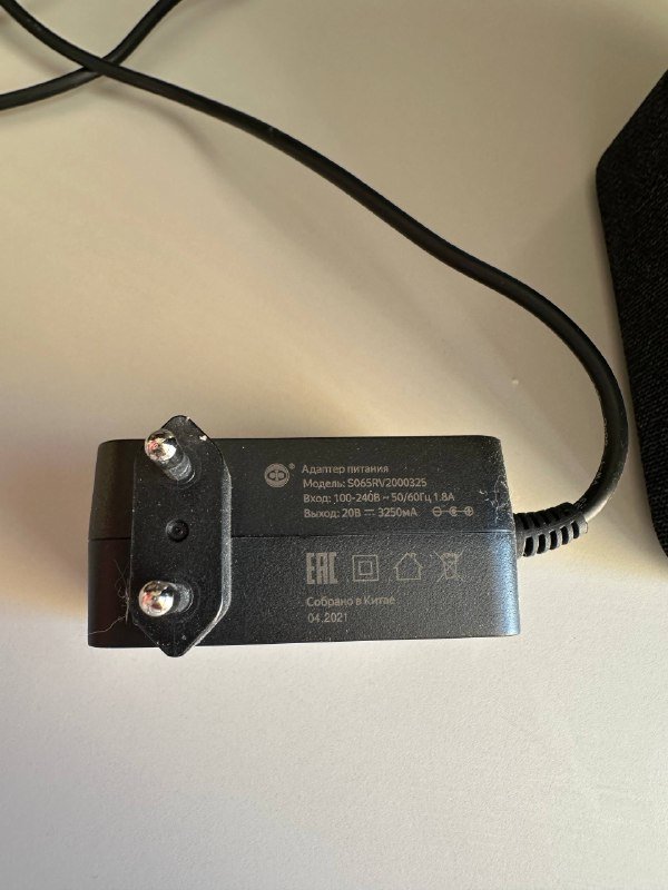 Алиса YNDX-0001, пылесос dyson V15, весы Mi Body, монитор Xiaomi, стул MARCUS, стол UTESPELARE, учебник корейского языка, две вазы 7