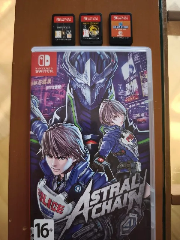Картриджи для Nintendo Switch: Astral Chain, Dark Souls, Mortal Kombat 11, Hasbro Game Night