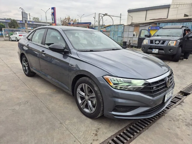Volkswagen Jetta 2021 1
