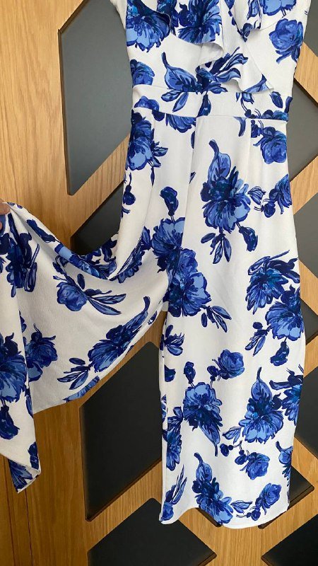 Яркий комбинезон с укороченными широкими штанинами размер М 3