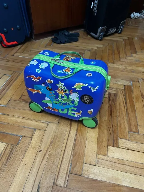 Детский чемодан каталка 1
