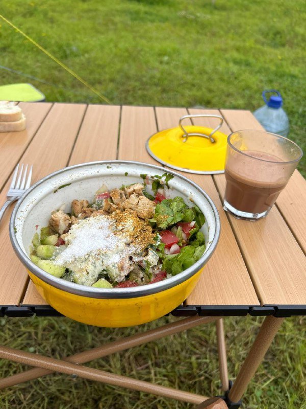 Раскладной походный стол бежевый с рисунком дерева