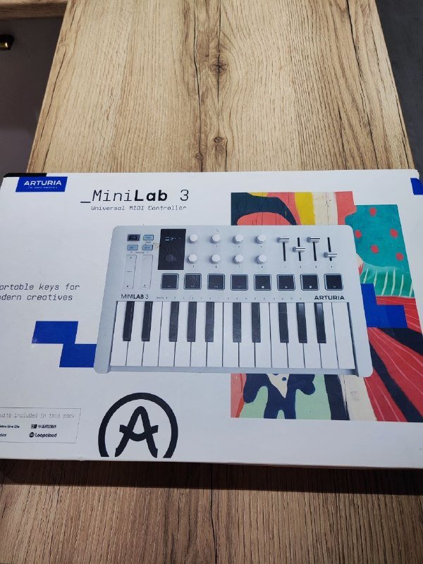 MIDI-контроллер Arturia Minilab 3