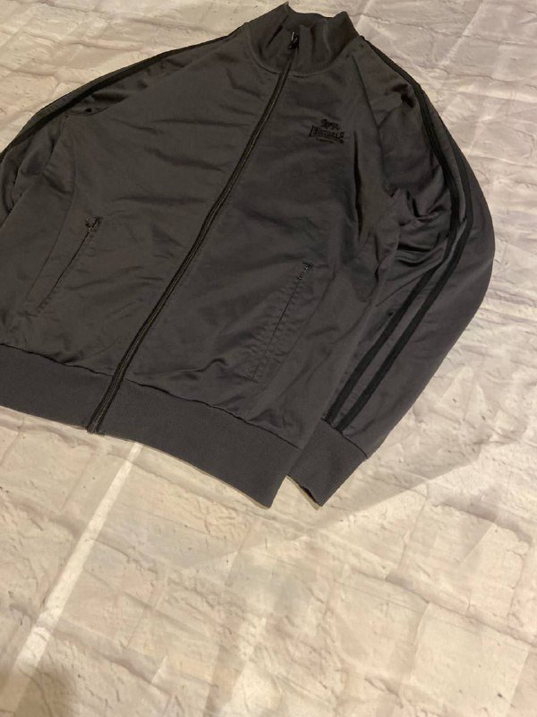 Lonsdale zip-up jacket size M 2