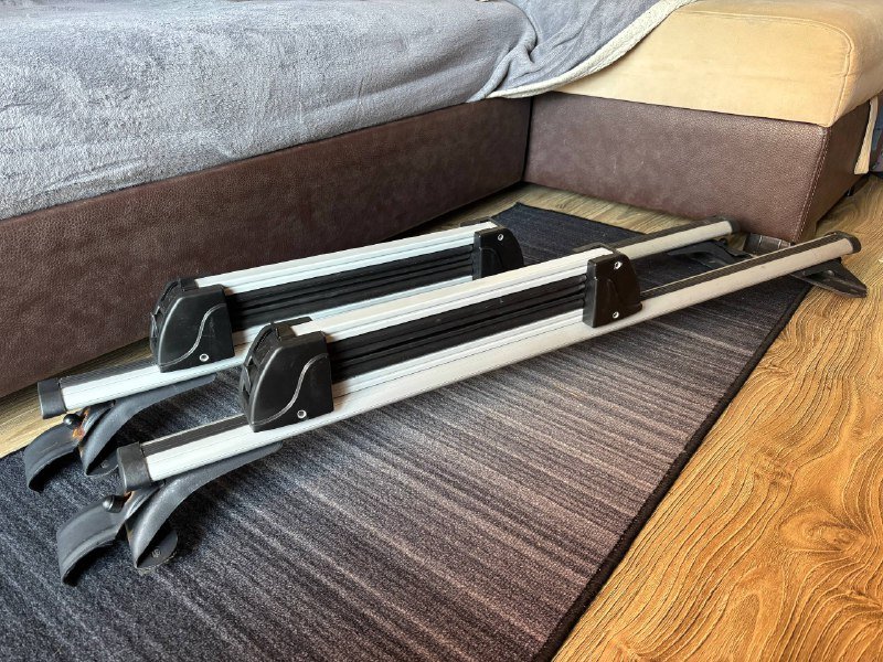 Комплект багажника для лыж на автомобиль с плоской крышей