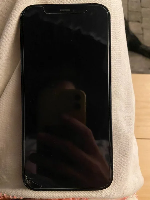 Продаю iPhone 12 1