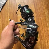 Две рыболовные катушки Bearking HJ4000S 4