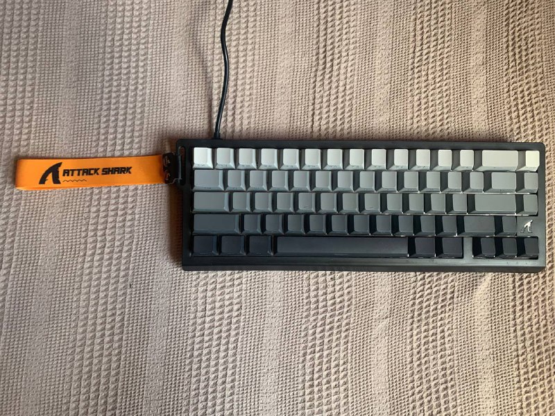 Клавиатура Attack Shark X68HE, микрофон Havit GK52, 3 компьютерные мышки 3