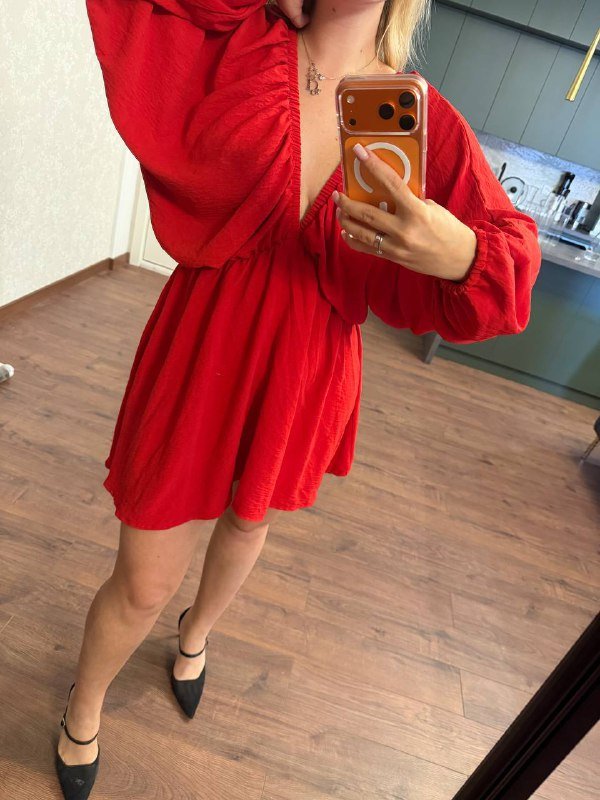 Джинсы, боди, красное платье 4