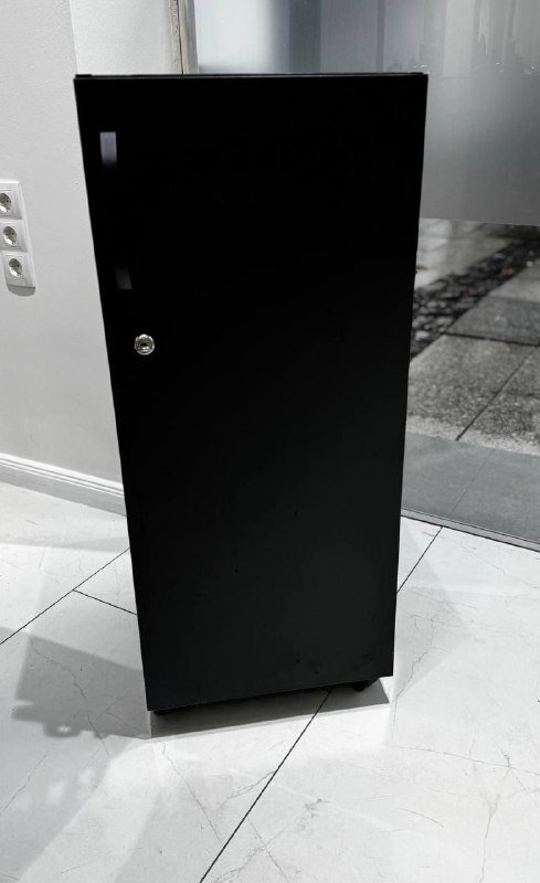 Шкафчик на колёсиках