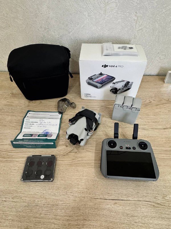 DJI Mini 4 Pro Fly More Combo дрон, пульт, ND фильтры