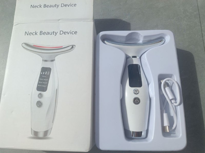 Массажёр для лица и шеи с 7 режимами работы