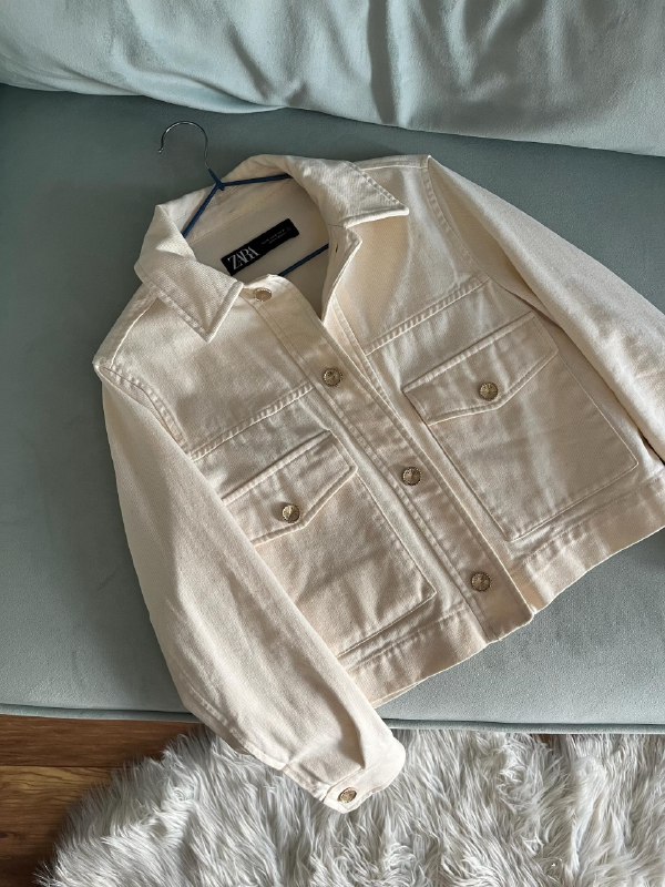 Джинсовка Zara, сумка Zara, духи Versace, дизайнерский блокнот 3