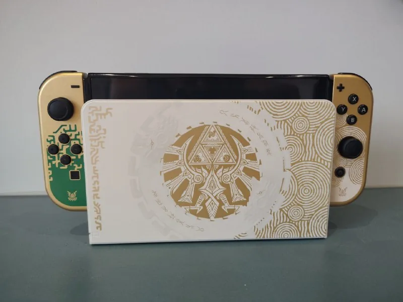 Nintendo Switch OLED The Legend of Zelda: Tears of the Kingdom 1