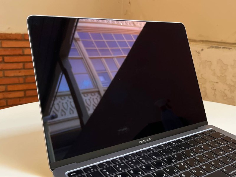 MacBook Air M1 13" 8GB 256GB 5