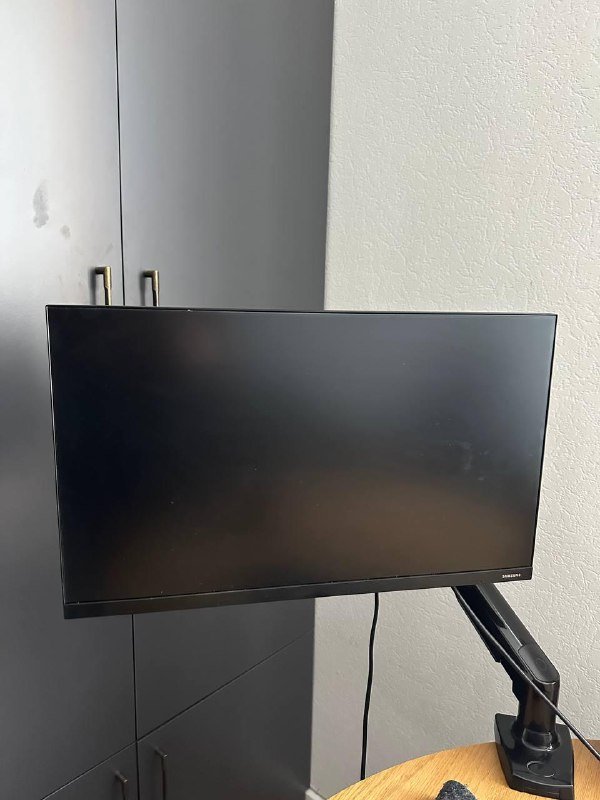 монитор Samsung T35F 24' безрамочный