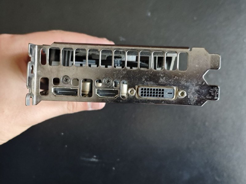 Материнская плата P8H61-M LE/USB3, процессор I5-3330, оперативная память 16ГБ DDR3, видеокарта RX 460 4GB, куллер Intel, куллер 2E-AC120ZP-RGB 5