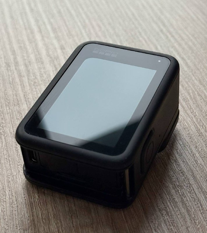 GoPro Hero 13, корпус со вспышкой, SD карта, микрофоны Saramonic 3