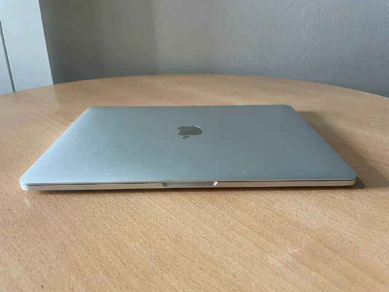 MacBook Pro 2017 13.3, i5, 8 ГБ, 256 ГБ 1