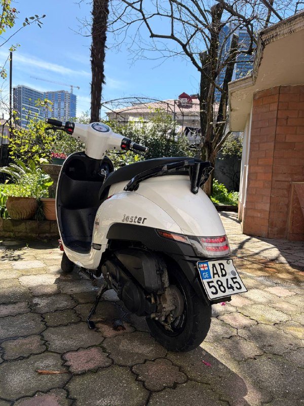 Скутер Jester 80cc, глушитель 4