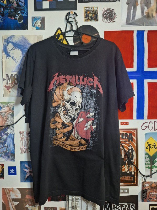 Толстовка, футболка, браслеты украшения 2