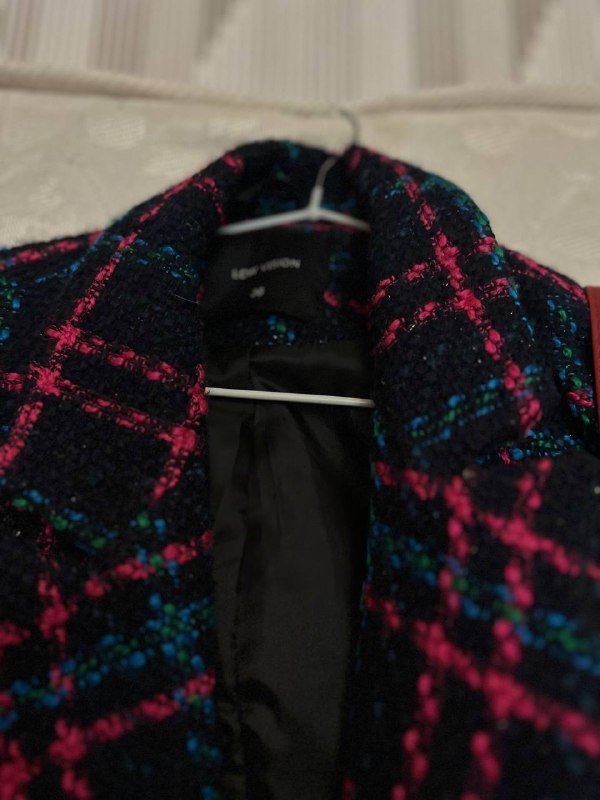 Твидовый пиджак, красная сумочка 3