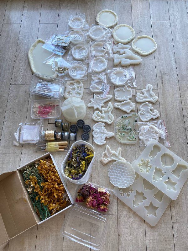 Молды для эпоксидной смолы, сухоцветы, инструменты и блестки набор