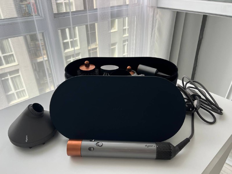 Рюкзак, сумка Pinko Love Bag, Dyson Airwrap Multi-Styler 8