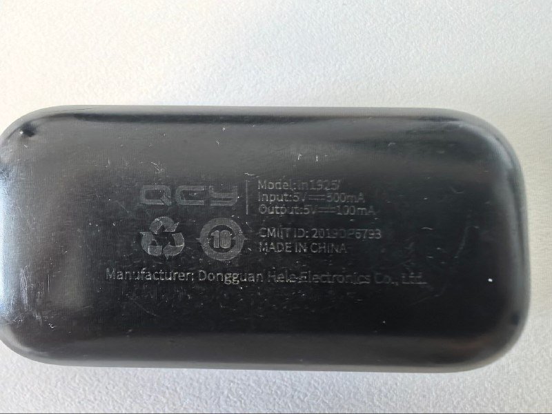 Лампа настольная, беспроводные наушники QCY T5 TWS 3