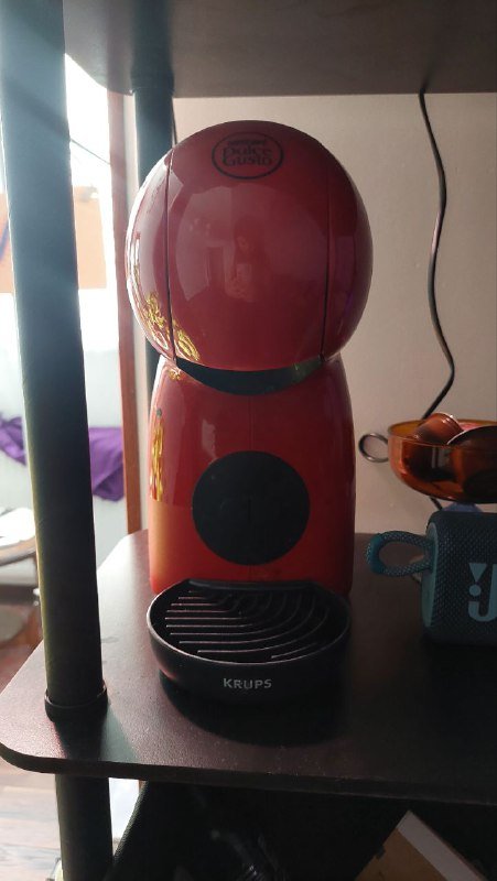Капсульная красная кофемашина dolce gusto