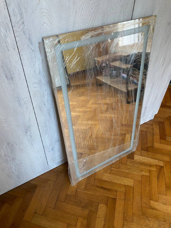 Зеркала с подсветкой и черное зеркало