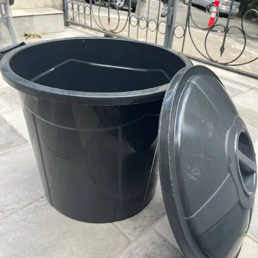 Бак для мусора с крышкой 55 л