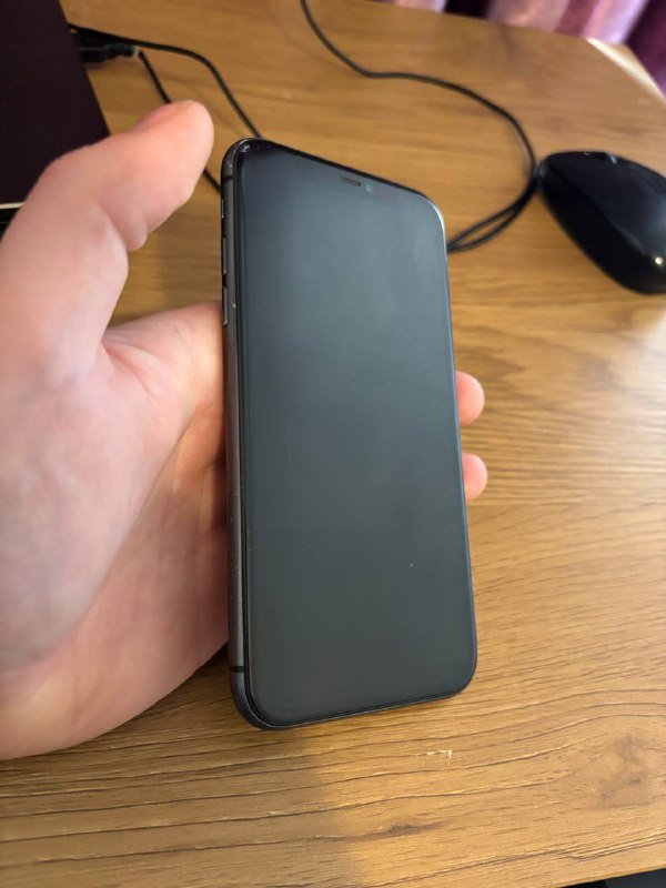 iPhone 11 128GB с царапинами