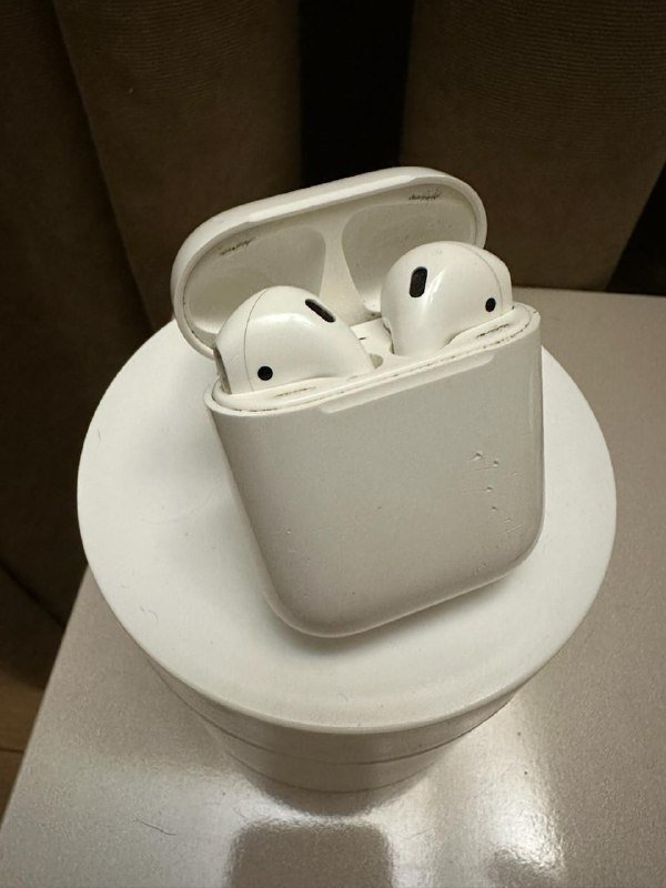 Apple AirPods 2nd generation 2