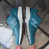 Кроссовки New Balance 990 3