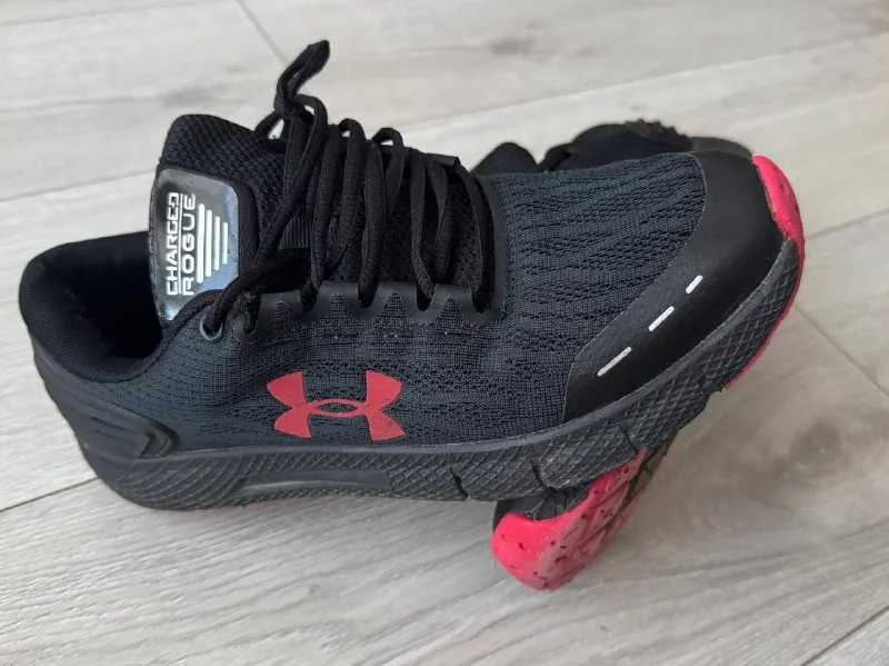 Кроссовки Under Armour, 41 размер 1
