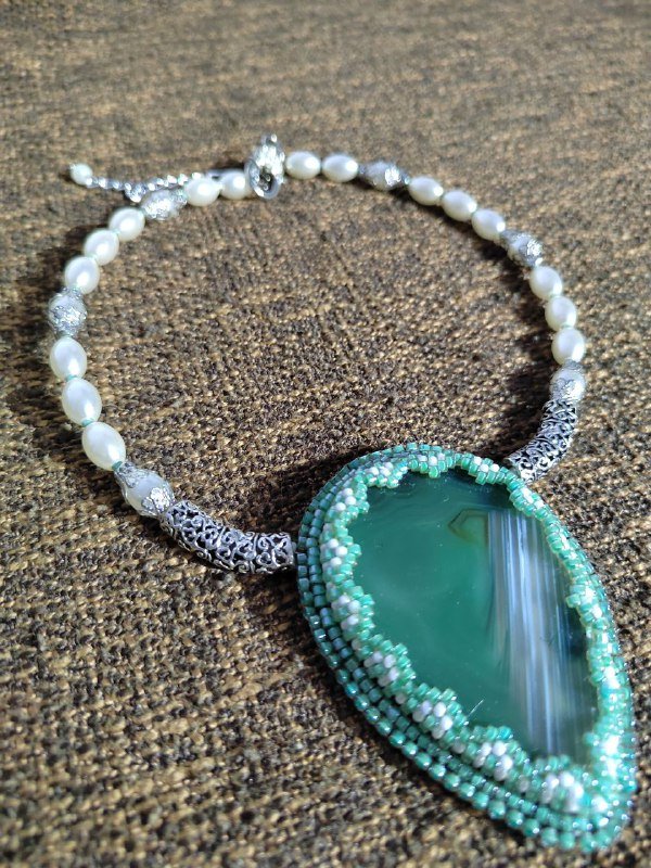 Украшения из бисера и полудрагоценных камней 7