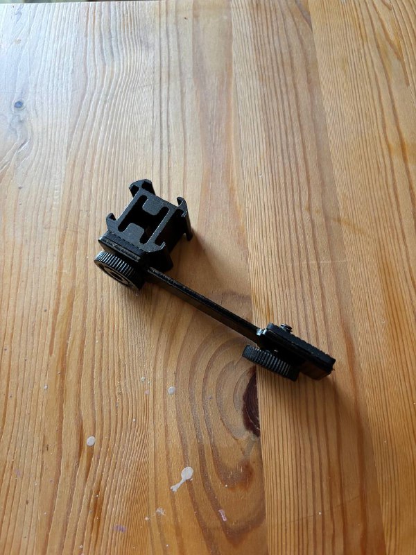 Трипод-аккумулятор, водонепроницаемая сумочка, пульт, лампа, мультикрепление 5